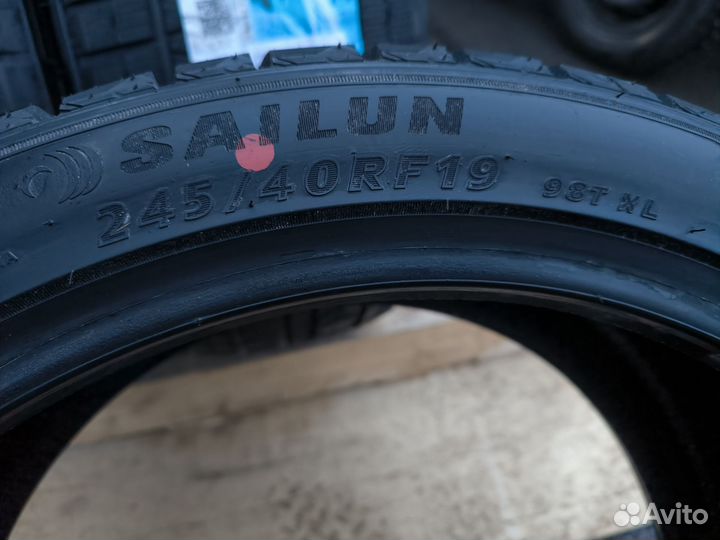 Sailun Ice Blazer Arctic EVO 245/40 R19 и 275/35 R19 100T