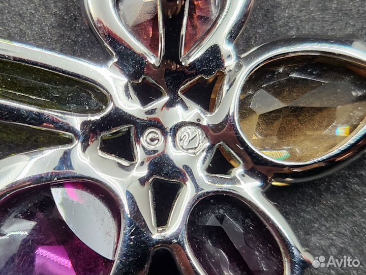 Кулон Swarovski в виде цветка