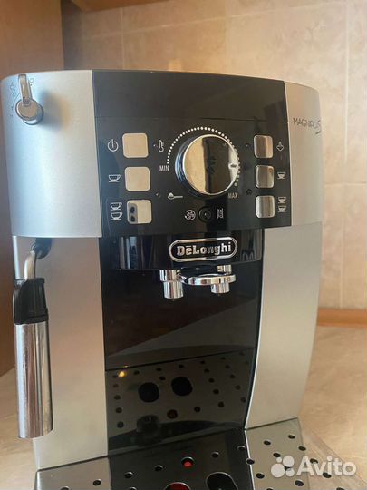 Кофемашина delonghi новая