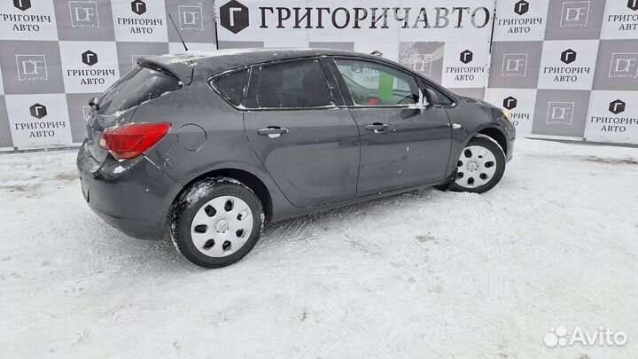 Opel Astra 1.6 МТ, 2012, 195 000 км