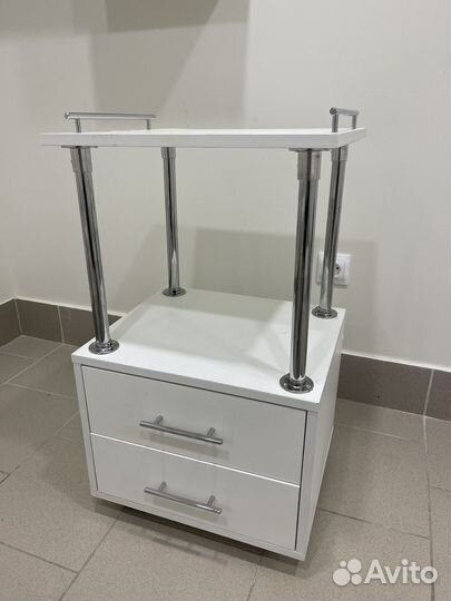 Тумба на колесиках