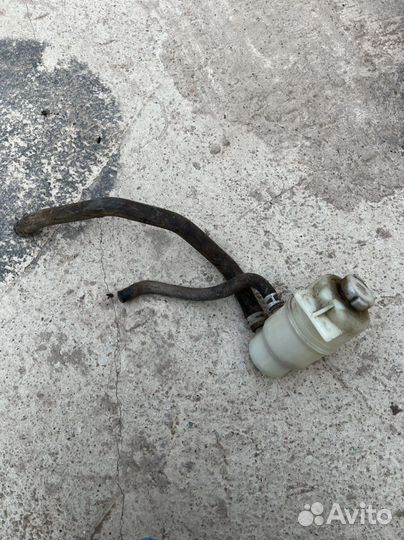 Бачок гура lancer Х