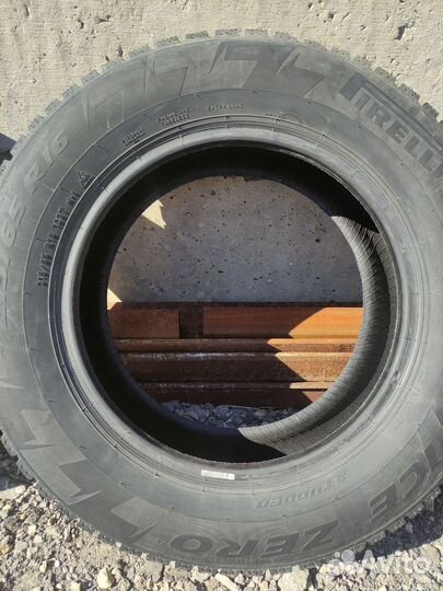 Pirelli Ice Zero 215/65 R16 102T