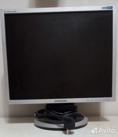 Широкоформатный ж/к монитор