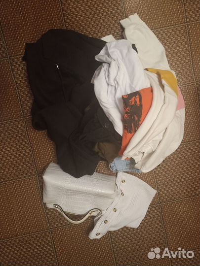 Вещи пакетом на девочку отдам бесплатно