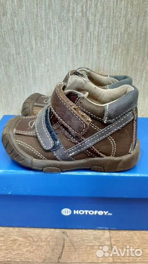 Ботинки р.23