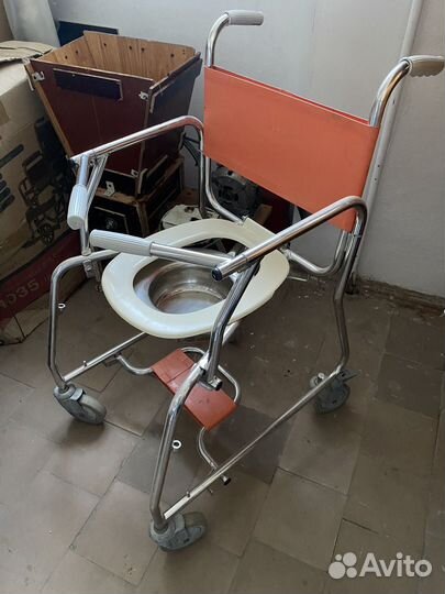 Санитарный стул туалет на колесах