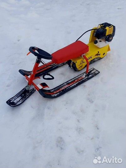 Детский снегоход с мотором