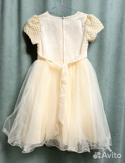 Платье для девочки новое 110-116-122