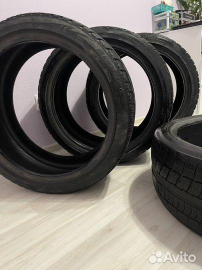 Bridgestone Blizzak VRX 225/40 R18