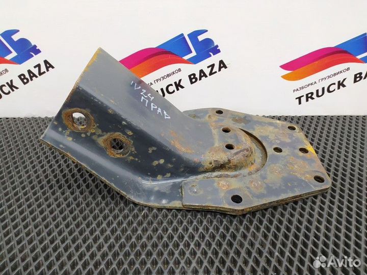 99486841 Кронштейн траверсы Iveco Stralis