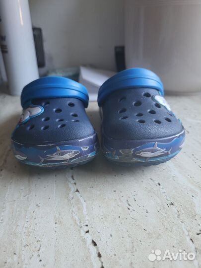 Сабо Crocs SharkLightsClog Акулы C8