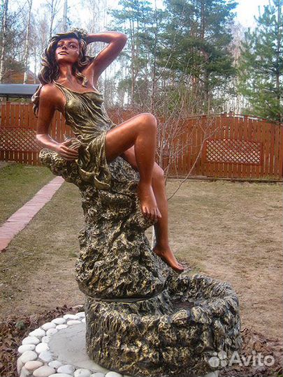 Фонтан девушка с ракушкой