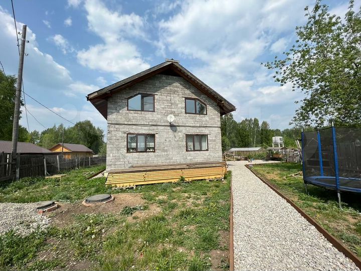 Коттедж 184 м² на участке 7,5 сот.