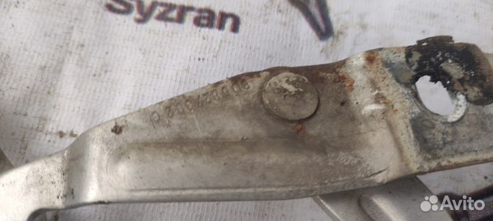 Петли крышки багажника Volkswagen Passat B5