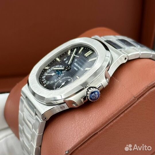 Часы Patek Philippe Nautilus Moonphase