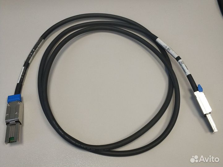 Кабель SFF 8088 Mini SAS 2m Foxconn 315-0601270