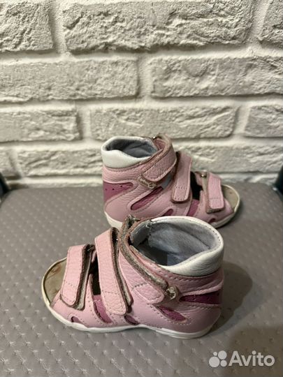 Сандалии антиварусные для девочки р.22