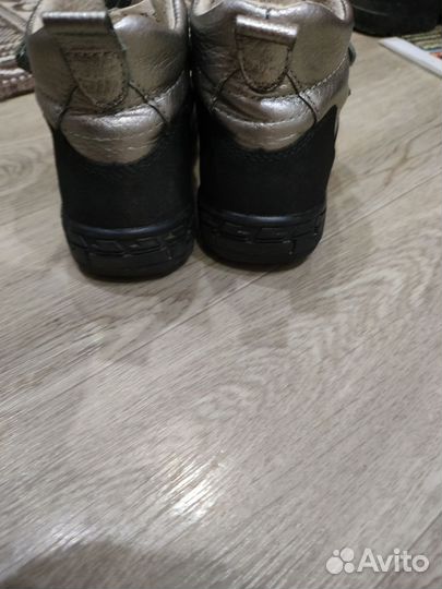 Ботинки демисезонные для девочки 25 размер