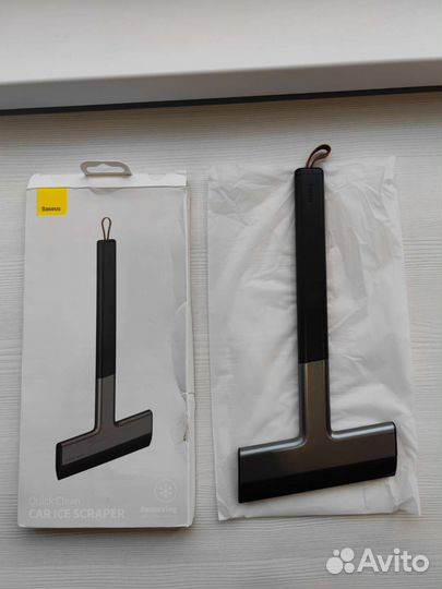 Автомобильный скребок Baseus