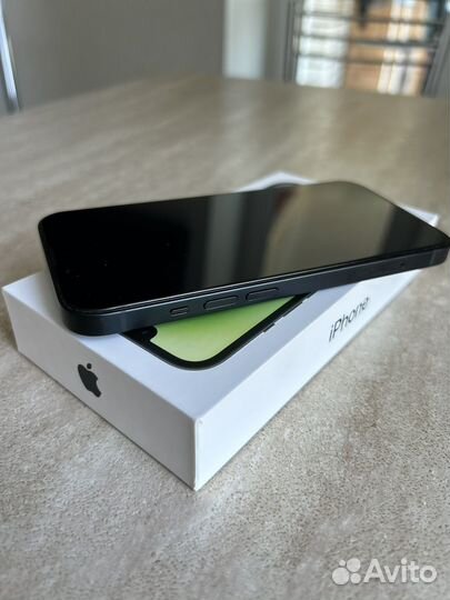 iPhone 14, 256 ГБ