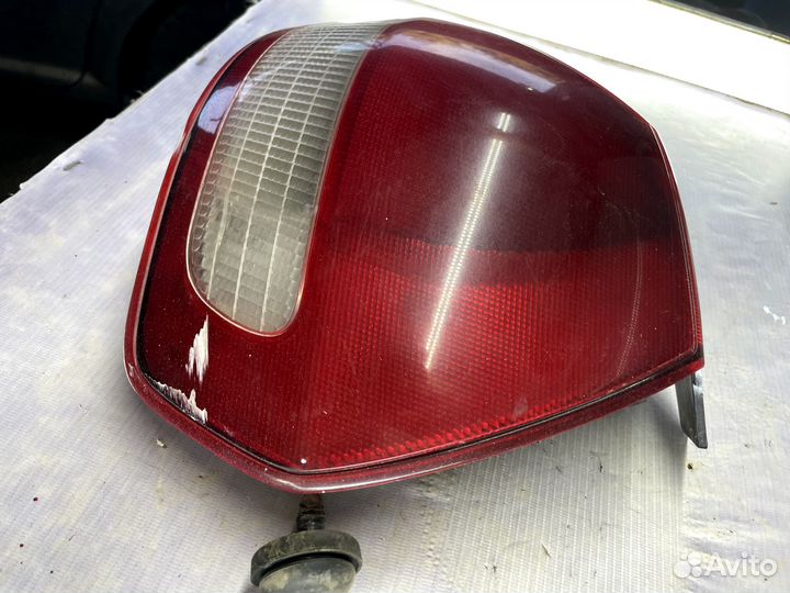 Стоп сигнал задний правый Nissan Wingroad