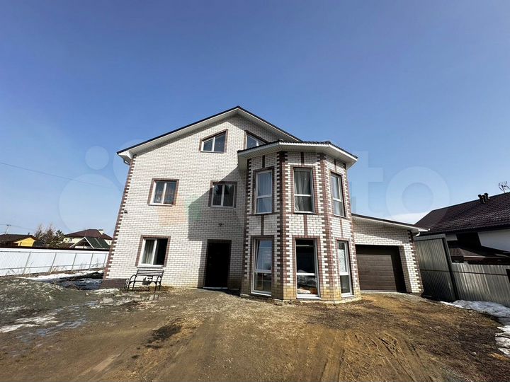 Коттедж 252 м² на участке 13,4 сот.