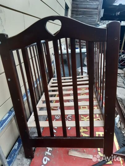 Детская кроватка