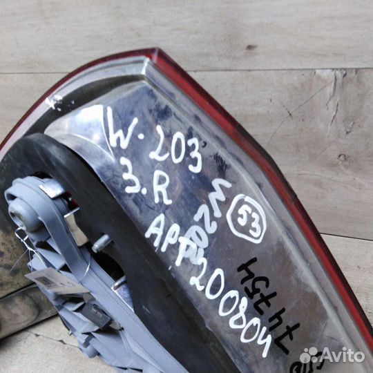 Фонарь задний правый mercedes w203 седан