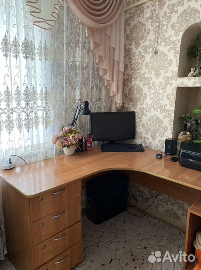 Компьютерный стол