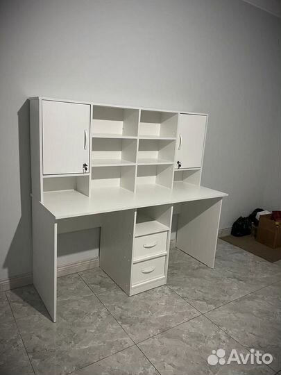 Письменный стол