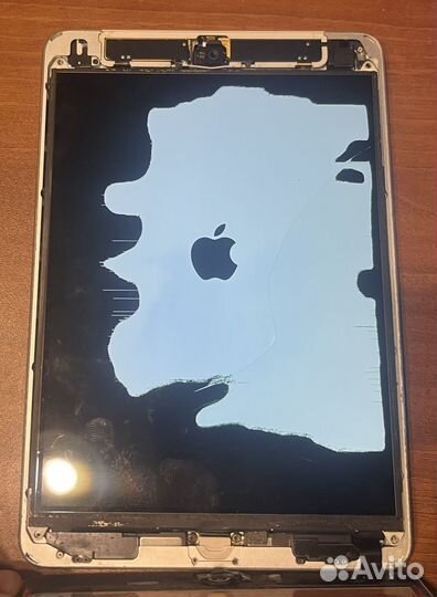 Разбитый экран iPad mini 2