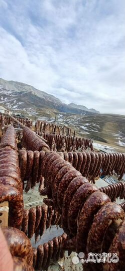 Горное сушеное мясо колбаса