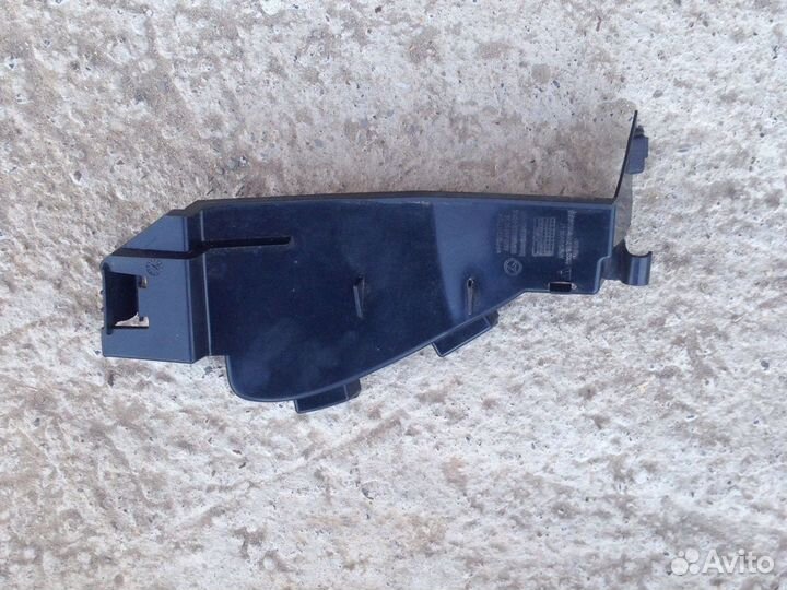 Mercedes W246 Левый дефлектор радиатора