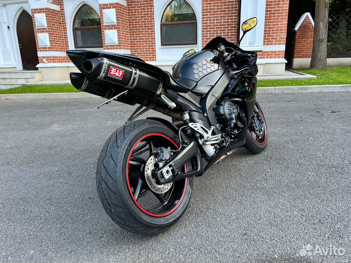 Yamaha YZF R1