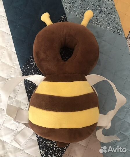 Защитная накладка на спину ребенка и наколенники