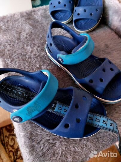 Сандали crocs