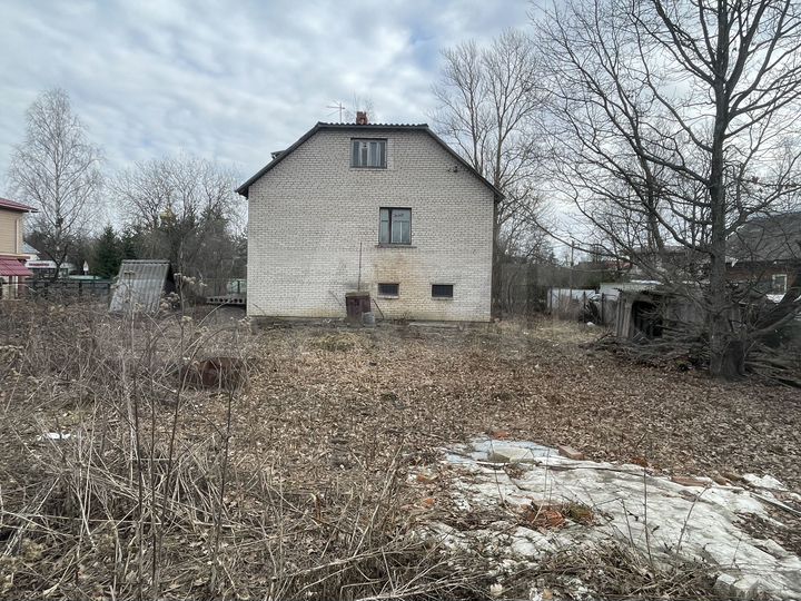 Дом 201,7 м² на участке 12 сот.