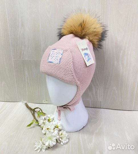 Шапка для девочки в наличии