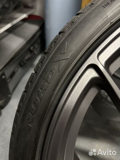 RoadX RXMotion U11 245/35 R19 и 275/30 R19 96Y