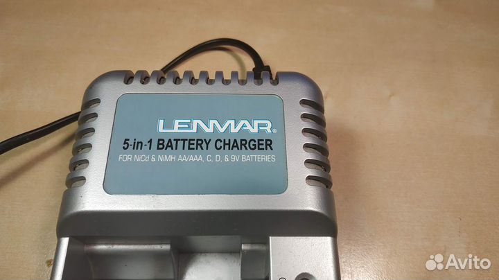 Зарядное устройство Lenmar 5 in 1 Battery Charger