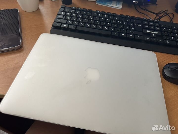 Macbook air 13 2019 в отличном состоянии