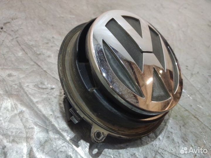 Ручка крышки багажника задняя Volkswagen Passat B6