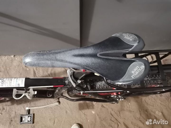 Cube reaction top 26” frame 18”