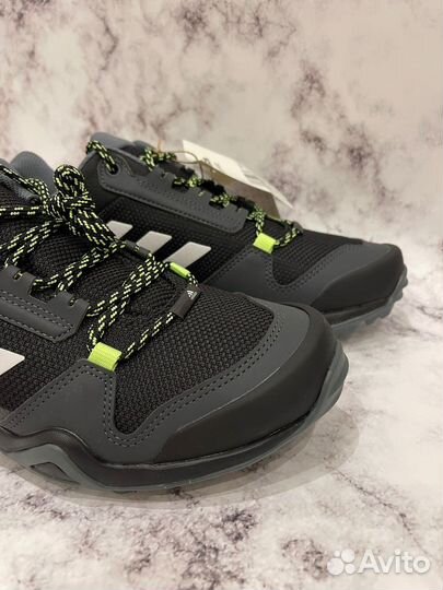 Новые Кроссовки Adidas