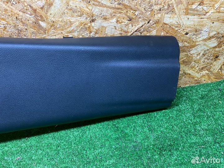 Обшивка стойки левая Mercedes-Benz X-Class W470