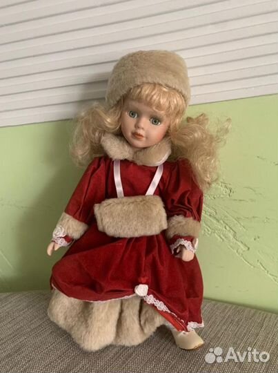 Кукла фарфоровая коллекционная