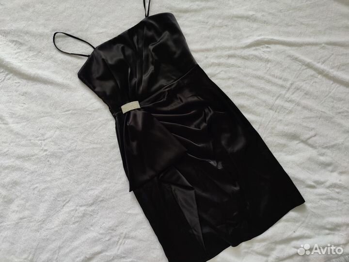 Чёрное атласное платье на бретельках 40 42
