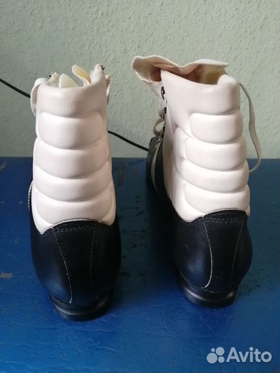 Лыжные ботинки botas новые