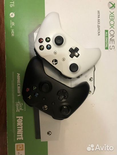 Xbox One s 2 геймпада 1tb
